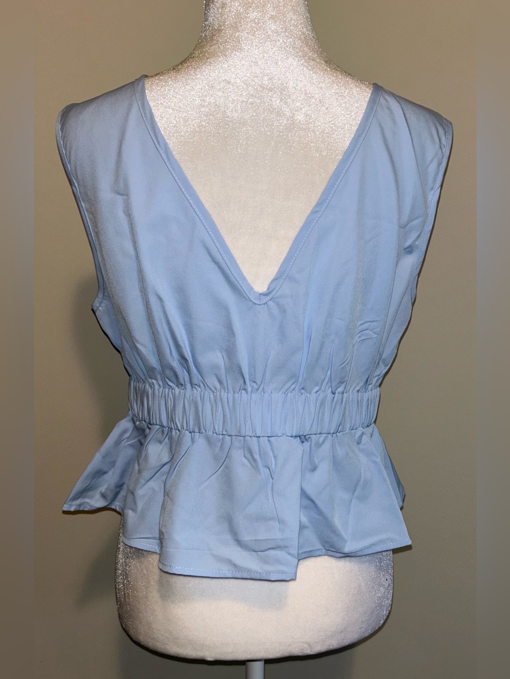 Women’s Floral Embroidered Peplum Camisole - Picture 3 of 5